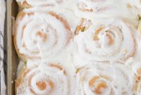 Zesty Lemon Sweet Rolls Recipe for Soft, Glazed Buns