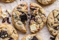 Chewy Oreo Cookies & Cream Cookies Recipe (No Chill)