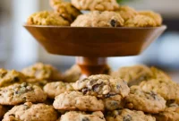 Old-Fashioned Soft & Chewy Oatmeal Raisin Cookies Recipe