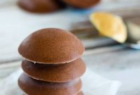 Low-Carb Chocolate Peanut Butter Fat Bombs for Keto Snacking