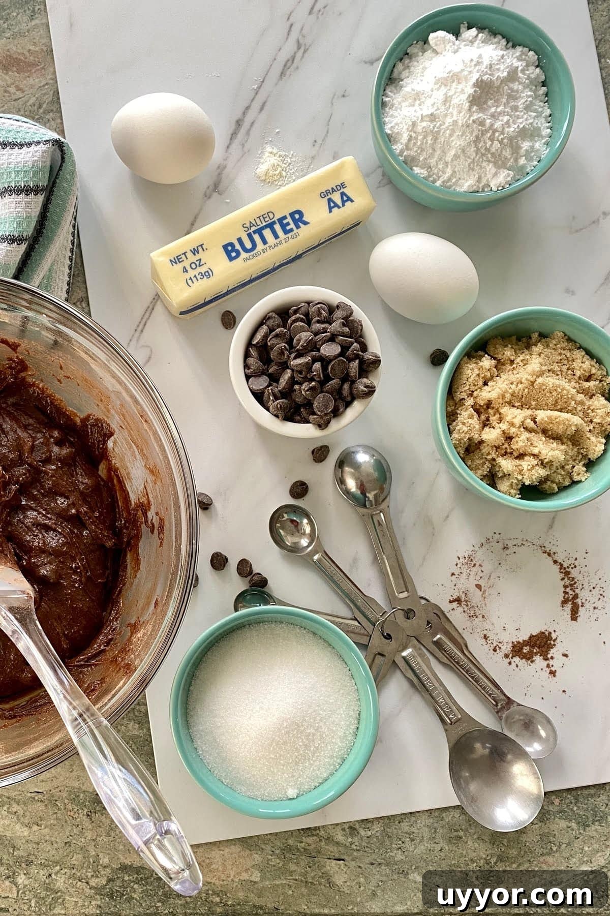 Decadent Fudgy Mint Brownies Recipe 3 brown sugar, chocolate chips, egg, butter, brownies batter