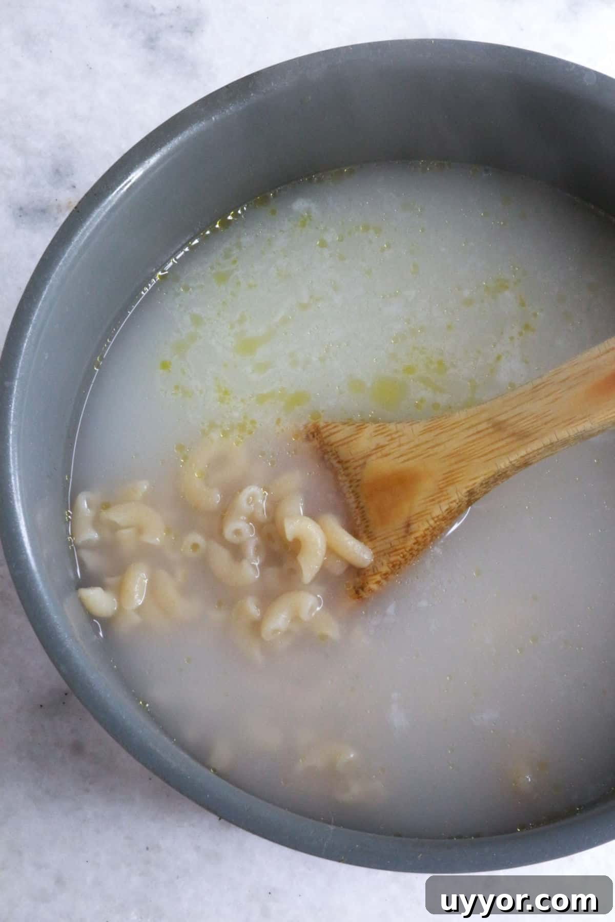 Boiling macaroni noodles