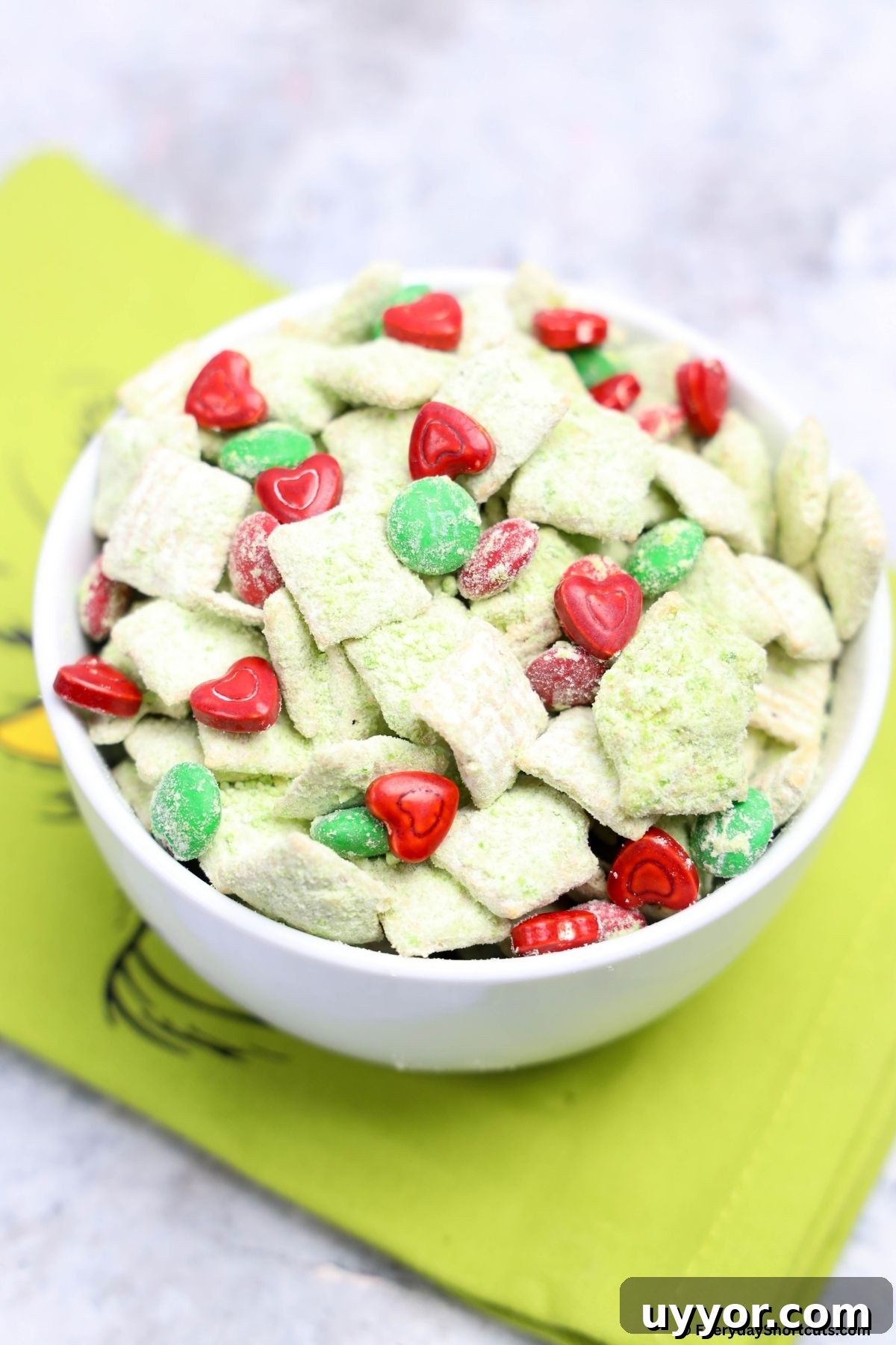 Grinch Puppy Chow Holiday Snack Mix Recipe 10 grinch chex