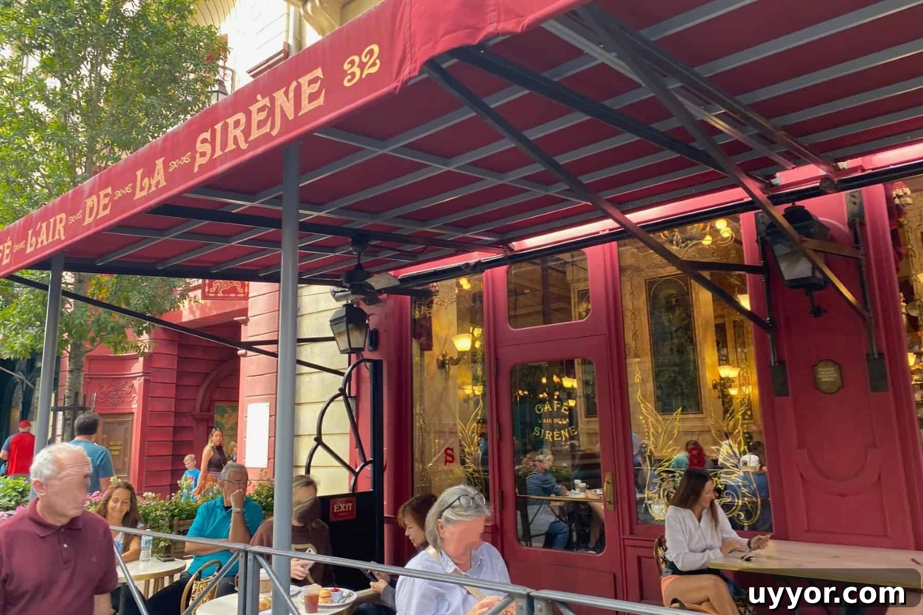 Café L’air De La Sirène patio