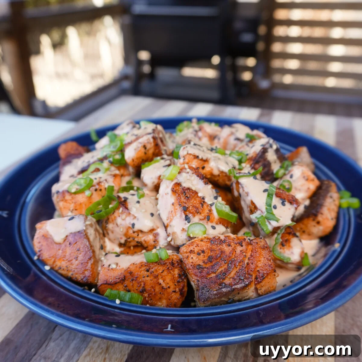 Crispy Cajun Salmon Bites with Zesty Lemon Dipping Sauce 2 crispy cajun salmon bites.