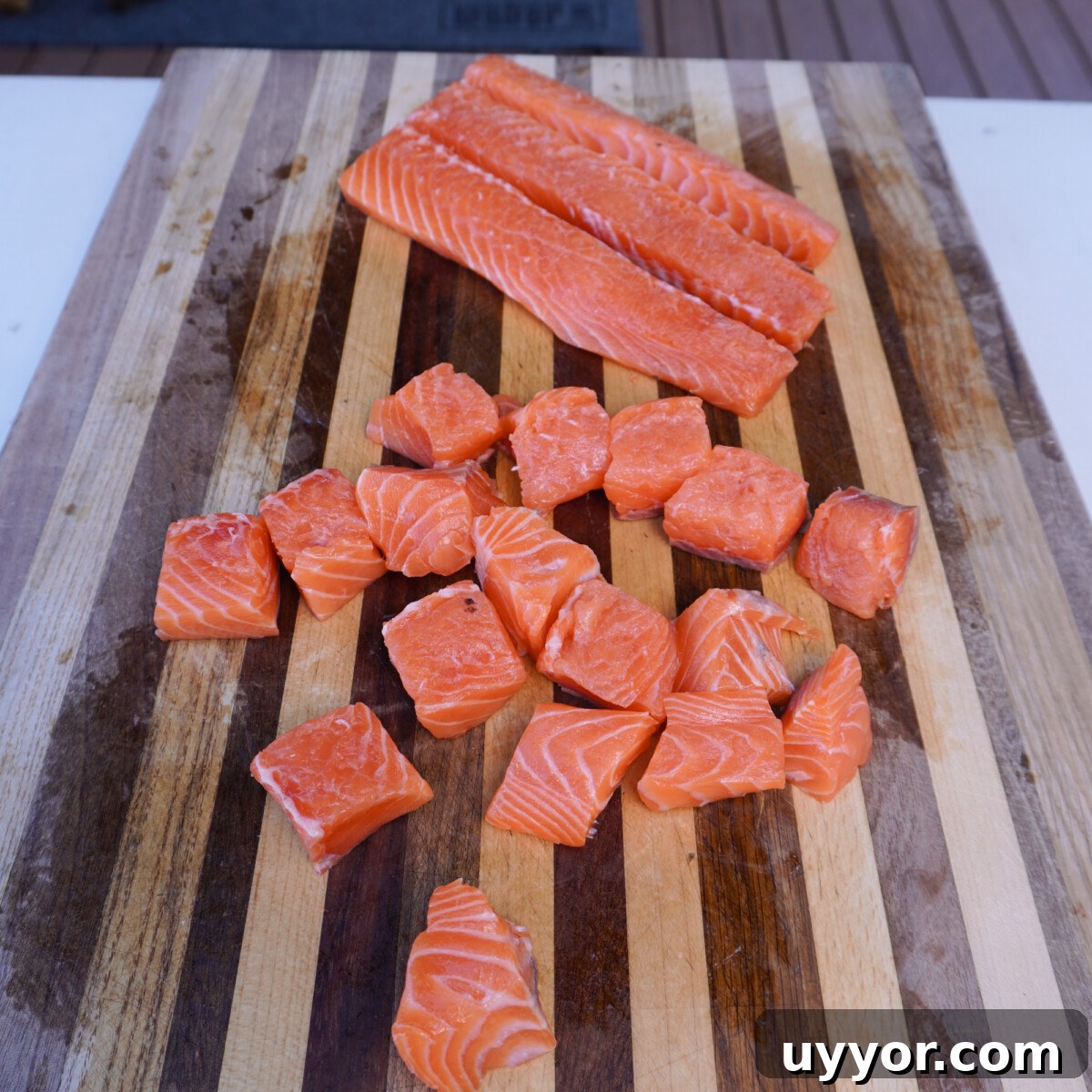 Crispy Cajun Salmon Bites with Zesty Lemon Dipping Sauce 5 cubed salmon.