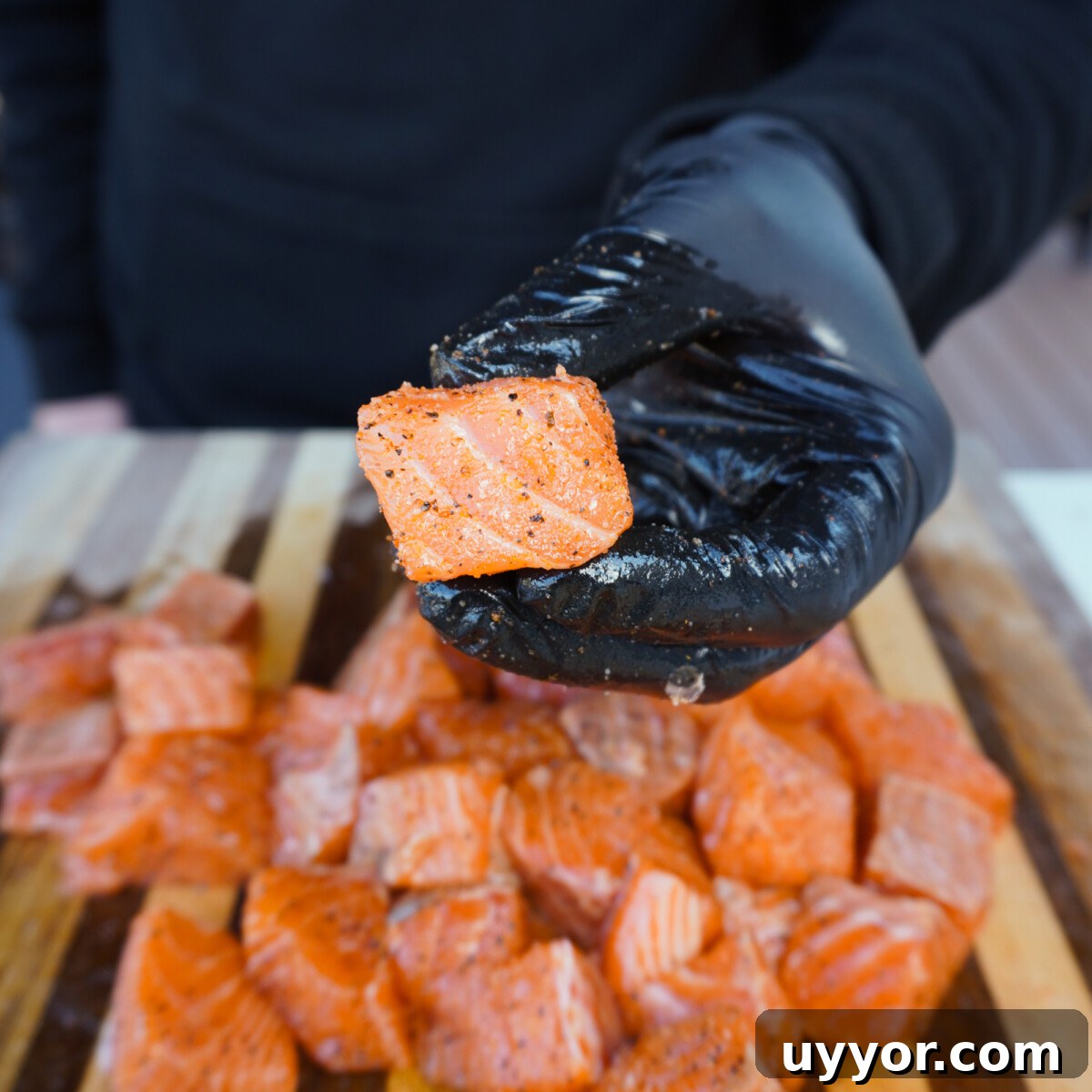 Crispy Cajun Salmon Bites with Zesty Lemon Dipping Sauce 6 seasoned raw salmon bites.