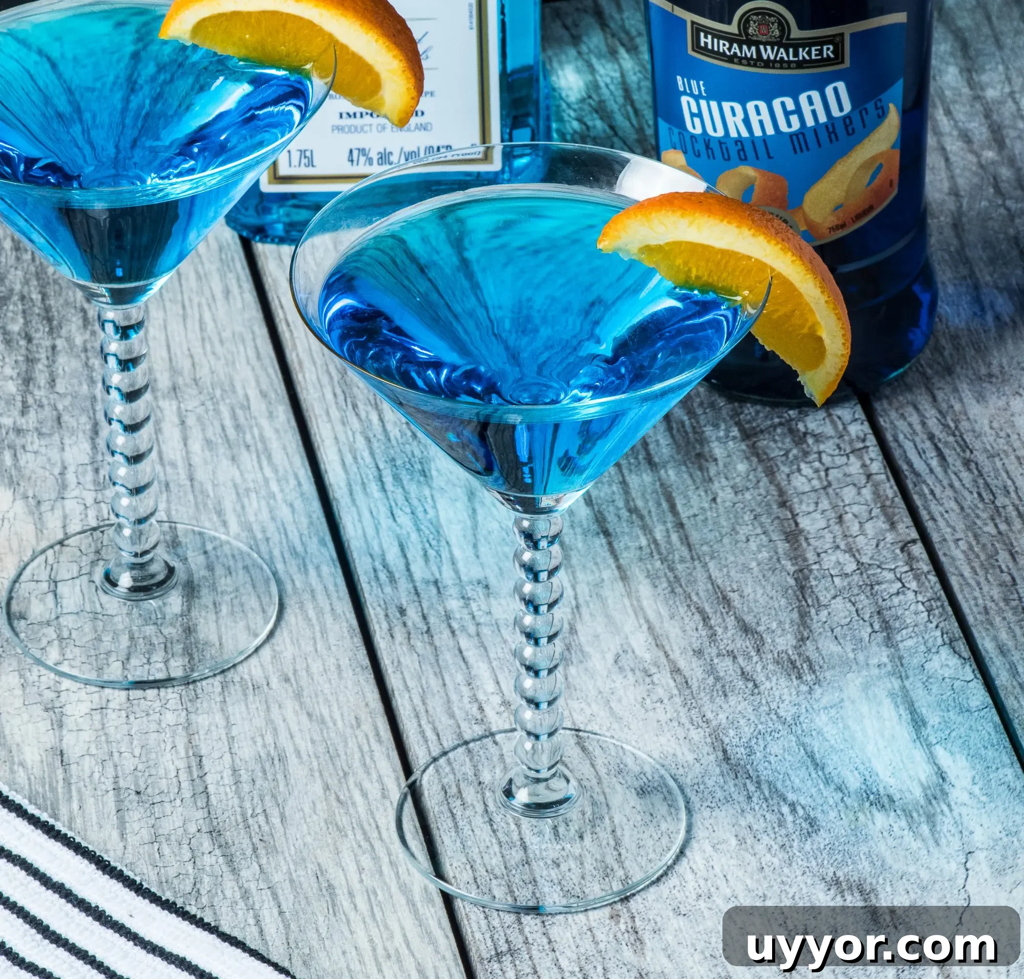 Low-Carb Blue Martini Cocktail Recipe for Keto-Friendly Parties 4 img 16529 3