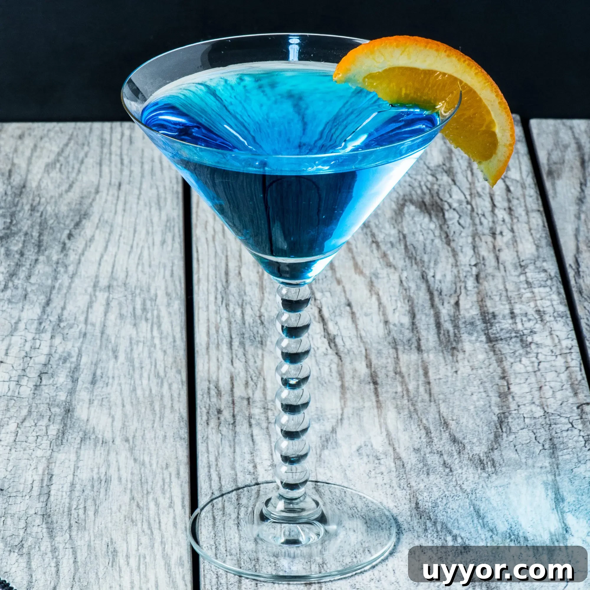 Low-Carb Blue Martini Cocktail Recipe for Keto-Friendly Parties 6 img 16529 5