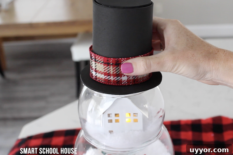 Fishbowl Snowman DIY Decor Ideas for Winter Crafting 5 Fish Bowl Snowman