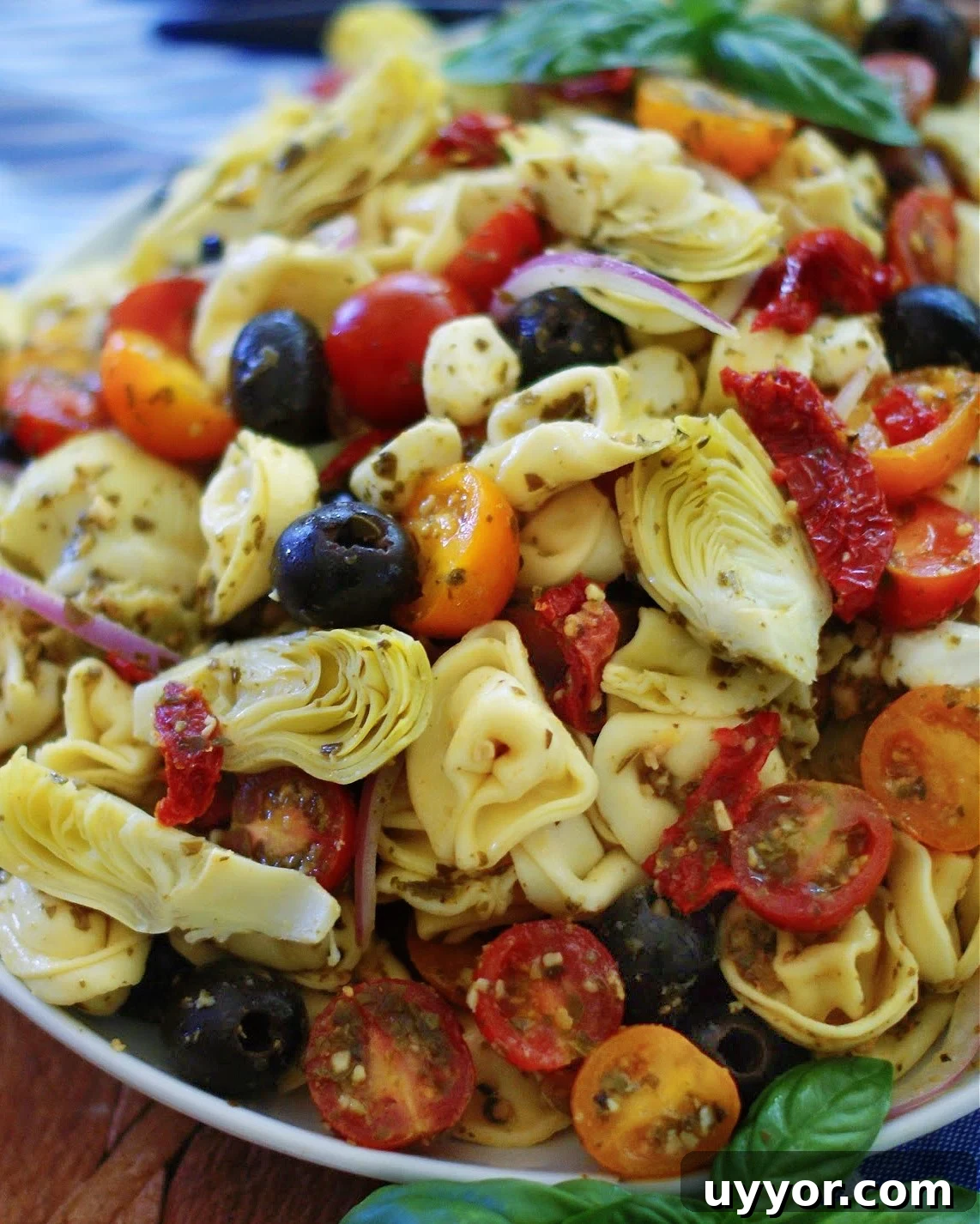 Pesto-pasta-salad-artichokes-sundried-tomatoes