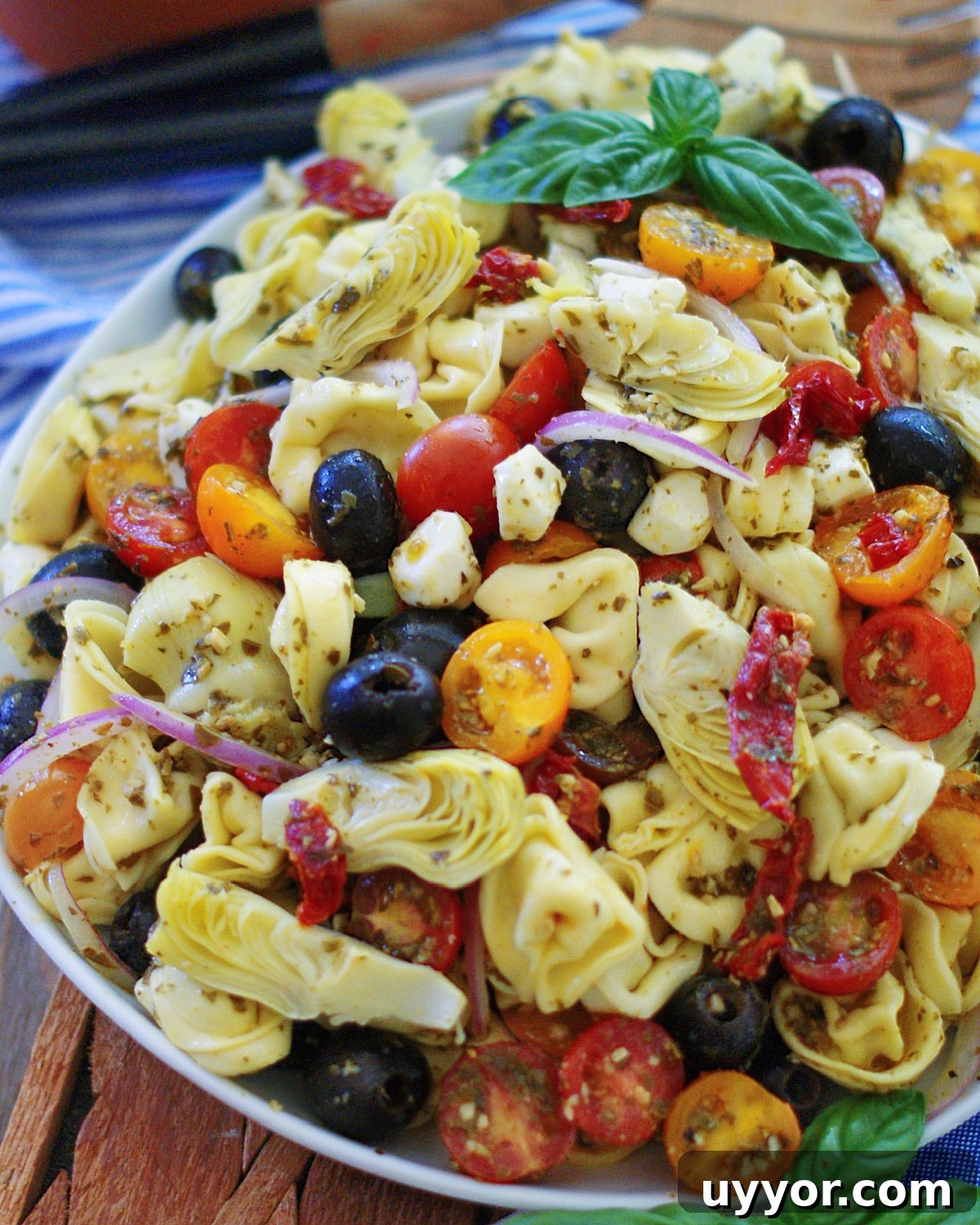 how to make easy pesto pasta salad with artichokes and sundried tomatoes