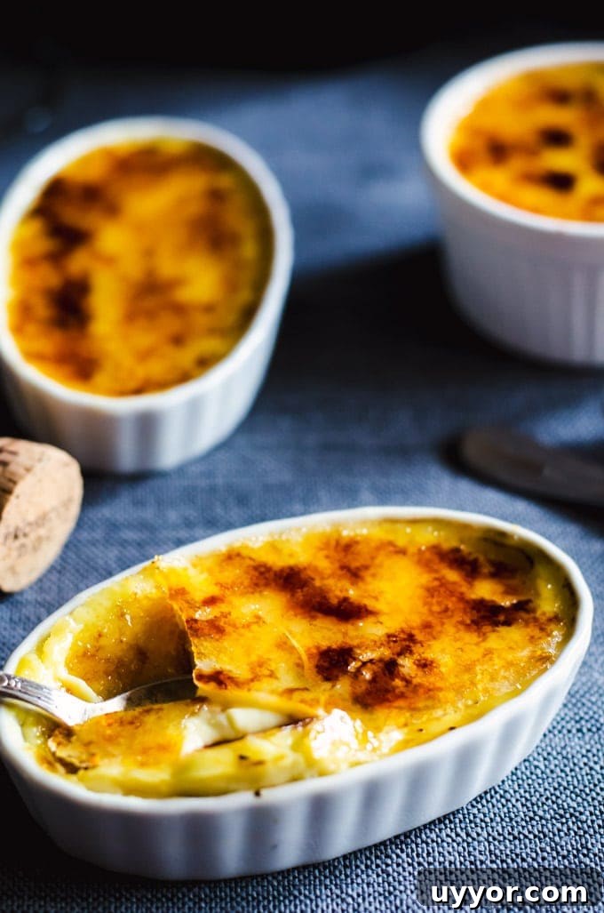 creme brûlée with white chocolate and blackberry jam. The perfect accompaniment to your VOVETI sparkling wine.