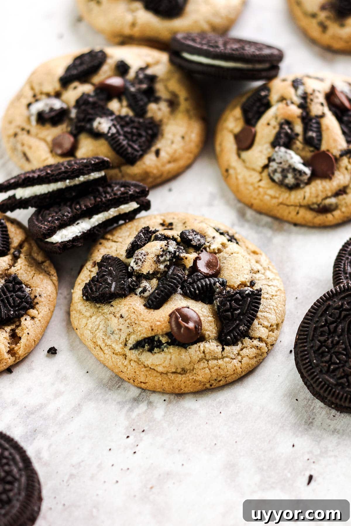 Freeze Cookie Dough and Bake from Frozen: Step-by-Step Guide 6 Oreo chocolate chip cookies.
