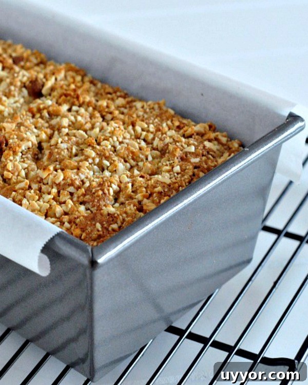 Tropical Banana Bread with Sugared Macadamia Crumble 3 Tropical Banana Bread with Sugared Macadamia Crumble