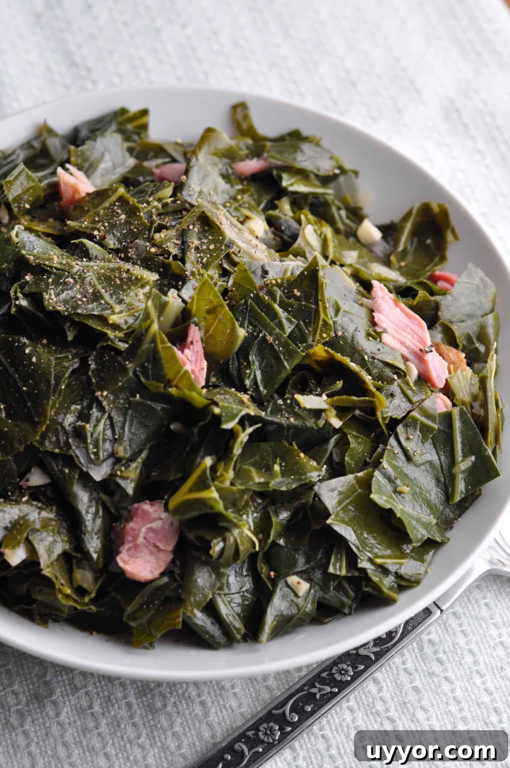 Southern Collard Greens with Ham Hock Recipe for Authentic Flavor 2 Southern collard greens with ham